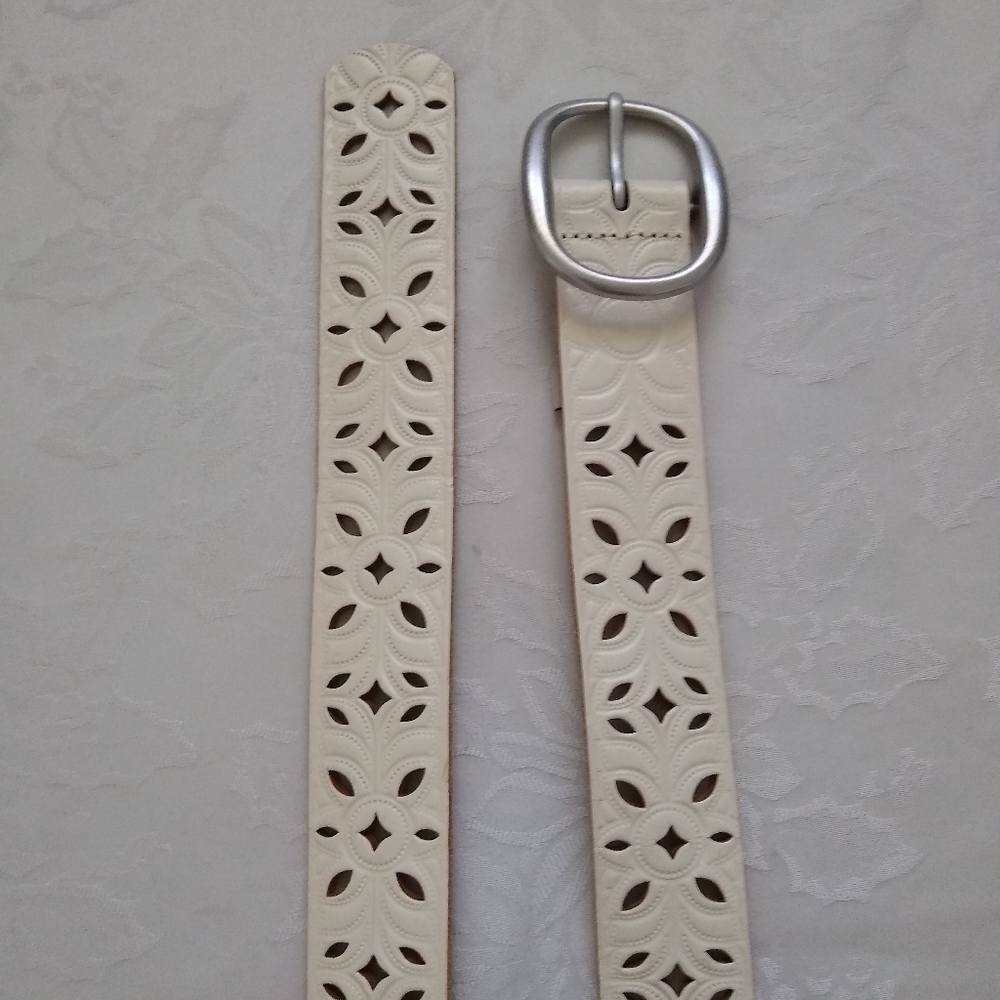 Fossil vintage cutout perforated flower motif belt